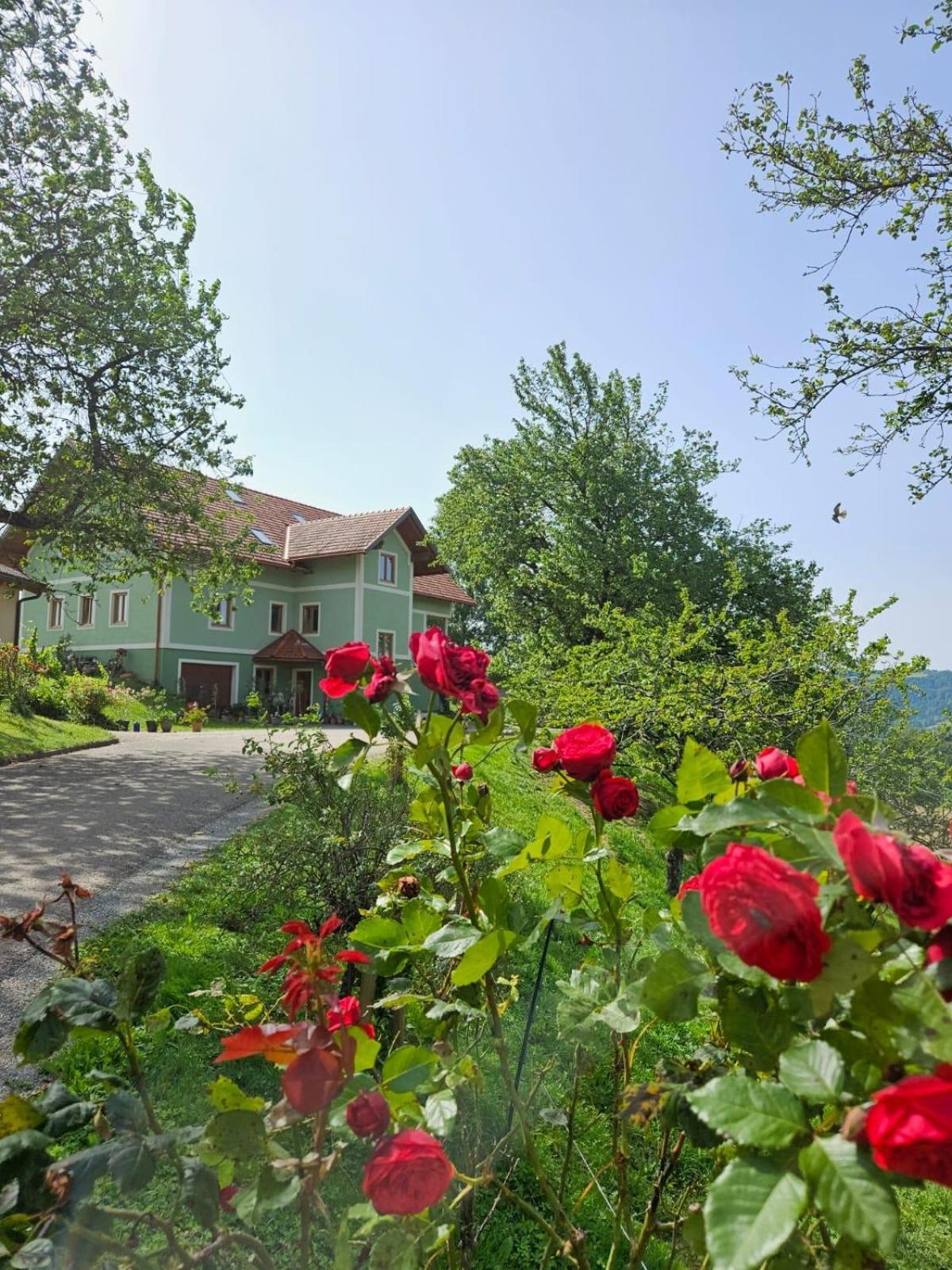 Gaestezimmer Weisch Apartment