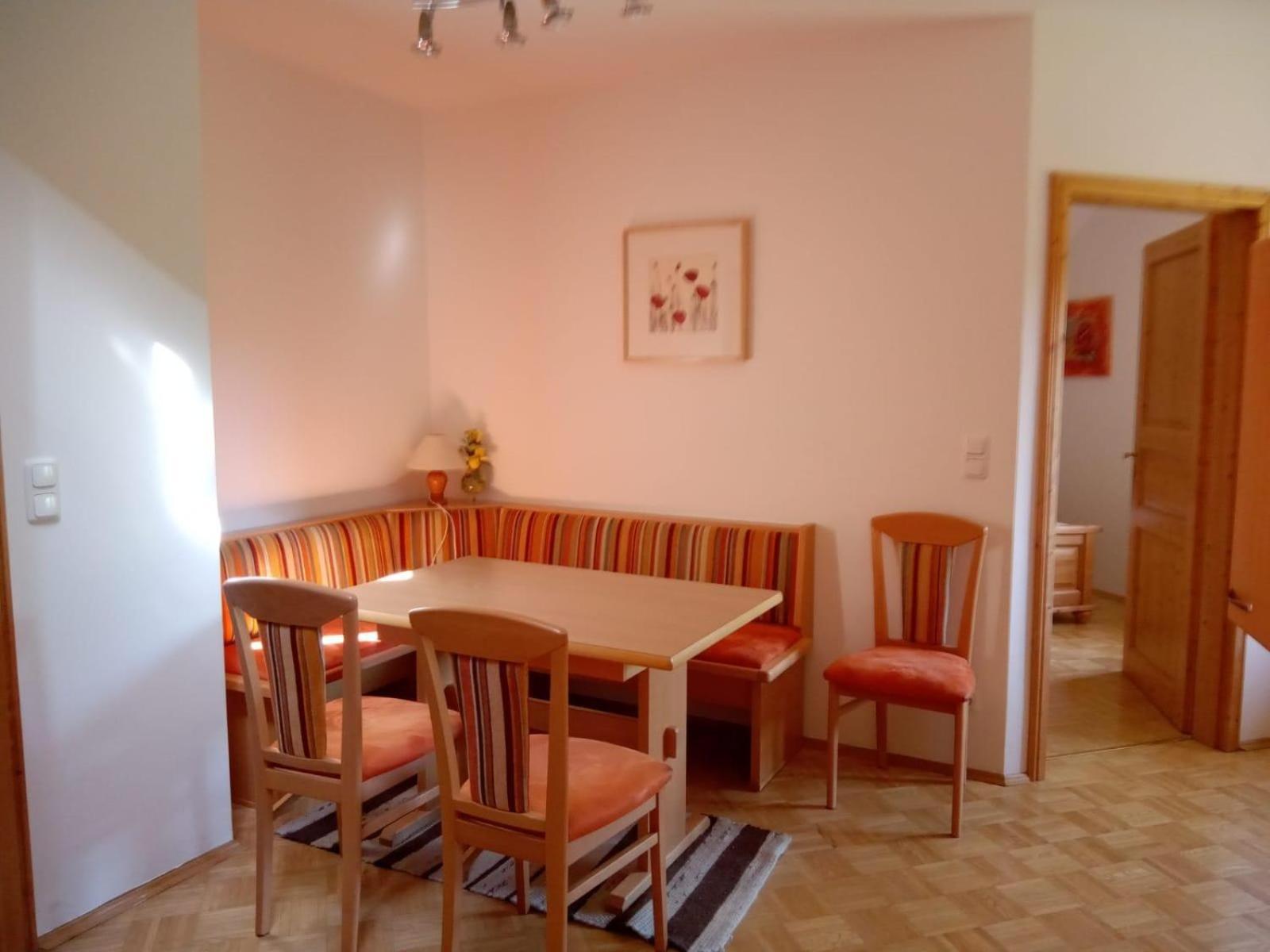 Gaestezimmer Weisch *